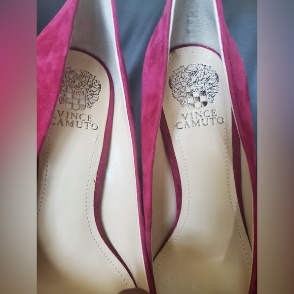 Vince Camuto suede 4 inch heels, Women’s 10/40 - Picture 2 of 5